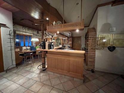 Heurigenschank und Buffet/Vitrine komplett inkl. Kühlladen
