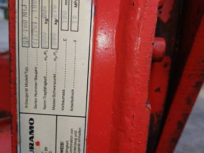 Bild 4:Hydraulische Rundballenzange