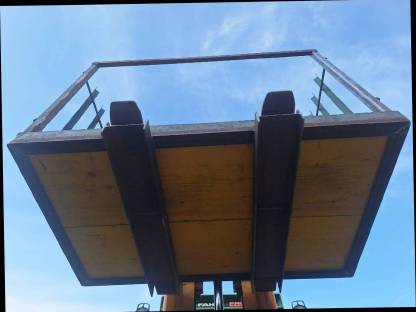 Bild 4:Arbeitskorb für Stapler oder Frontlader Gabel