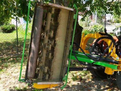 Bild 7:Kubota B8200HST (ca. 20 PS) 4x4 mit Zubehör