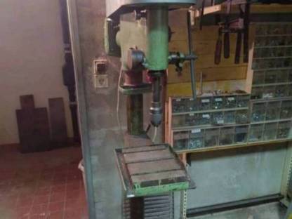 Bild 3:Ständerbohrmaschine