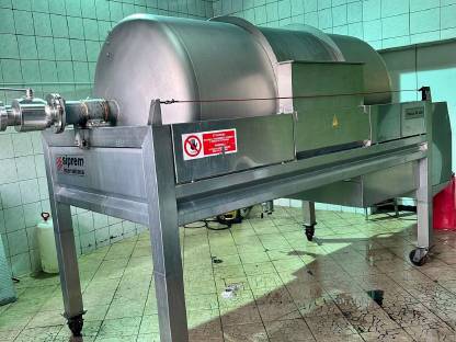 Weinpresse 2.200 l Siprem PA400 (geschlossen)