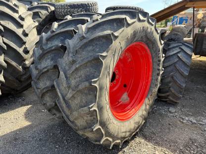 Traktor Räder 540/65R34 mit Felgen Reifen Mitas Kompletträder