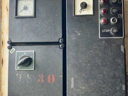 Bild 4:Walther Trowal Trogvibrator (Gleitschleifmaschine)