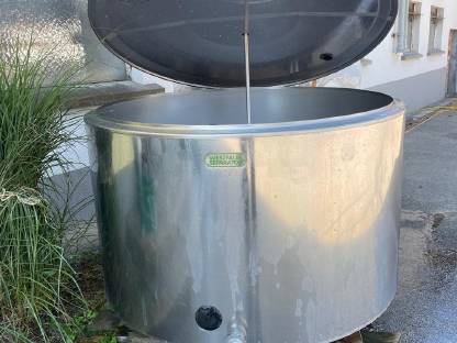 Milchtank 1.000 l mit aufgebauter Kühlung