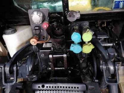 Bild 4:New Holland TL80 Traktor