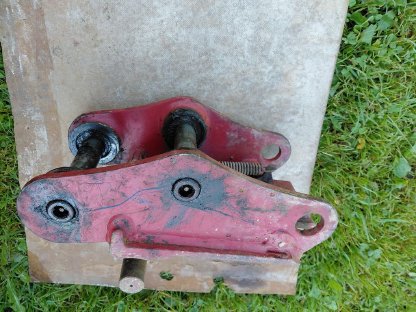 Bild 4:Minibagger Löffelset TB 216