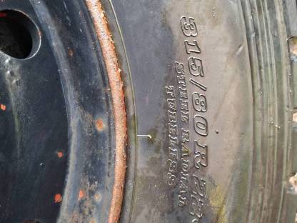 Bild 4:4x LKW Reifen mit Felgen 315/80 R 22,5