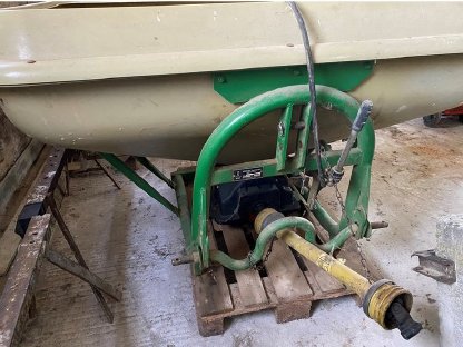 Bild 4:HEGER Polesterstreuer