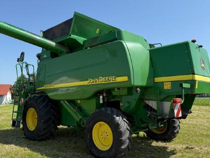 Bild 3:John Deere 9780 CTS Mähdrescher