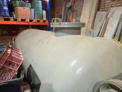 Bild 5:9.000-Liter-Tankstelle mit Zapfsäule