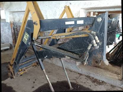 Bild 9:John Deere 1950 mit Big Lift Frontlader