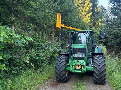 Bild 6:Mulch- und Böschungsmulcharbeiten, Forstfreischnitt