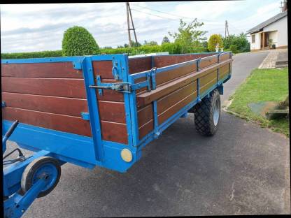 Bild 5:Holzanhänger