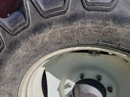 Bild 2:Reifen 14.9 R30