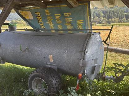 Bild 2:Bauer Güllefass 3.000 l
