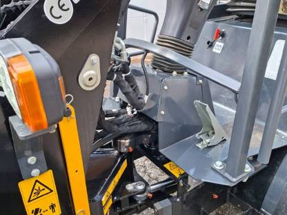 Bild 5:Landward Hoflader Hoftrac