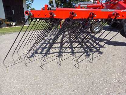 Bild 8:Einböck Aerostar 600 Hackstriegel hydr. Zinkenverstellung