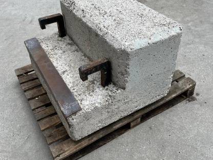 Front-/Heckgewicht 820 kg