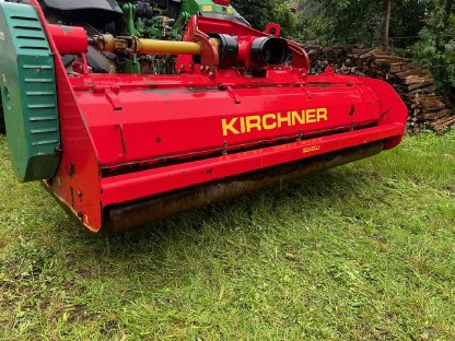 Bild 3:Landwirtschaftliche Geräte zum Verkauf