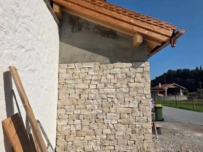 Bild 3:Wandverkleidung aus Natursteine