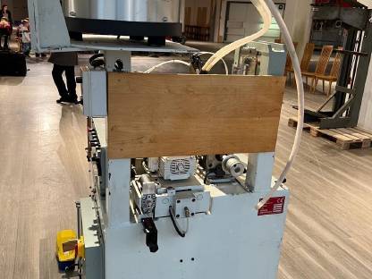 Bild 4:Dübelautomat