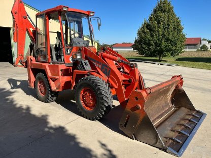 Bild 4:FAI 675 Baggerlader