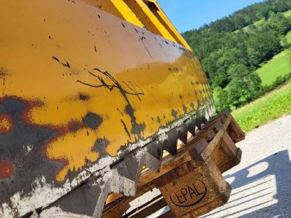 Bild 2:Mammut Siloschneidezange