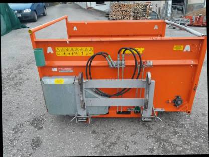 Bild 3:Auer Ballenabroller