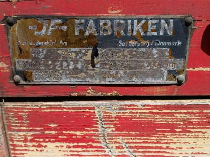 Bild 2:JF Miststreuer