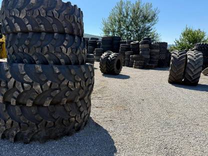 Bild 3:Reifen 710/70R42 und 600/70R30 Nokian Steel Belted Traktor