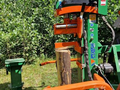 Bild 7:POSCH 20 t Holzspalter M6230MR