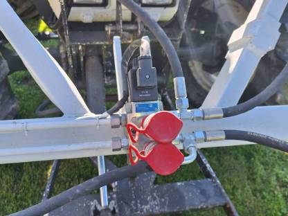 Bild 3:Frontlader Hydrac vollhydraulisch