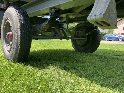 Bild 8:Müllner 2-Achs-3-Seitenkipper mit Pendelbordwand hinten 6 t