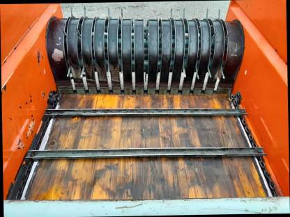 Bild 2:Auer Ballenabroller