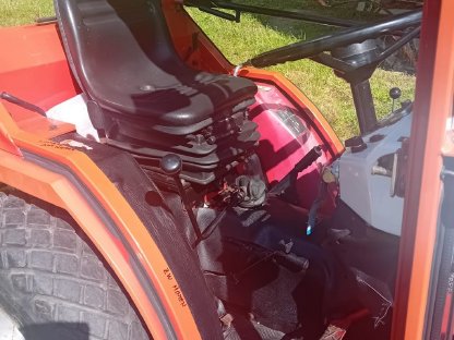 Bild 9:Kompakttraktor/Kleintraktor Gutbrod 4000