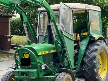 Bild 2:John Deere 1020 S mit Frontlader