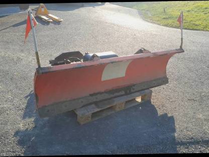 Bild 4:PKW Schneepflug