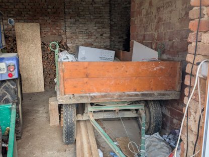 Bild 2:Traktoranhänger