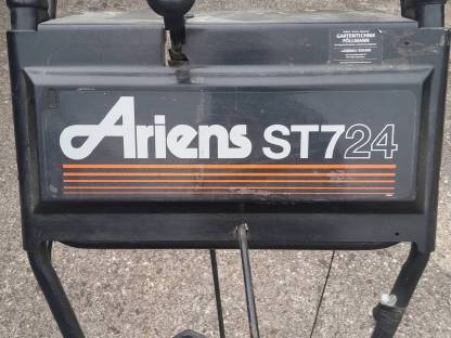 Bild 2:Schneefräse Ariens ST724