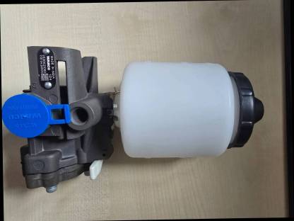 Bild 2:Neue WABCO Frostschutzpumpe 0,5 cm³, 9320021000