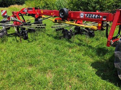 Bild 3:Doppelseitenschwader Fella TS 1452