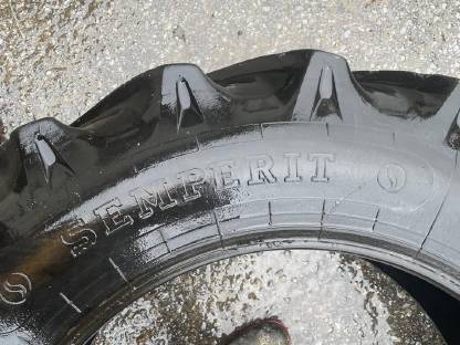 Bild 3:Traktorreifen