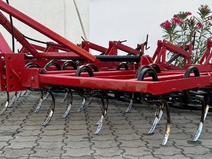 Bild 2:Federzinkenegge