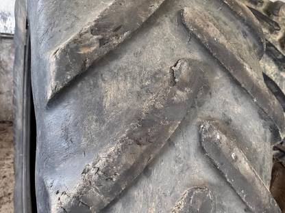 Bild 2:Michelin 650/65R42