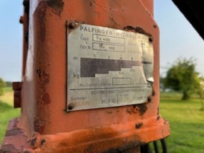 Bild 7:Fiat 65-94 mit Frontlader und Palfinger Kran