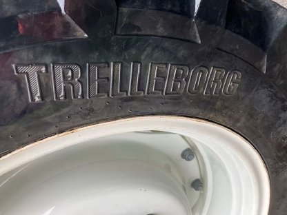 Bild 9:Pflegeräder Steyr Kompakt 280/85R28 und 340/85R38