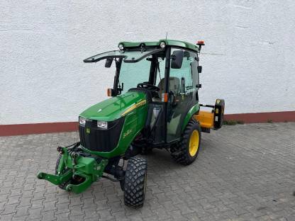 Bild 2:John Deere 2026R, 540 Bstd., Mulcher, Kommunal
