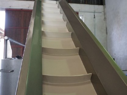 Bild 6:Scharfenberger Traubenverarbeitung komplett