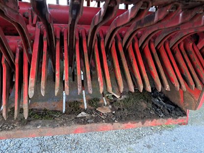 Bild 2:Pöttinger Trend Teile